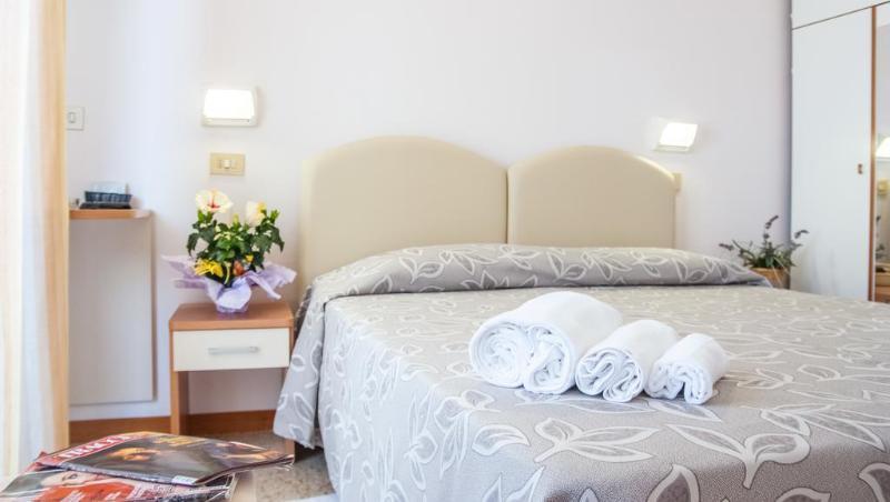 Hotel Bagli Римини Экстерьер фото