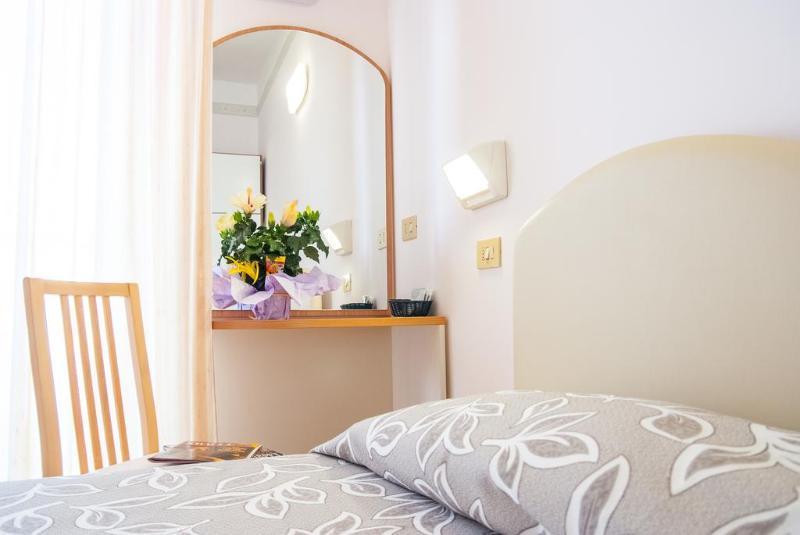 Hotel Bagli Римини Экстерьер фото