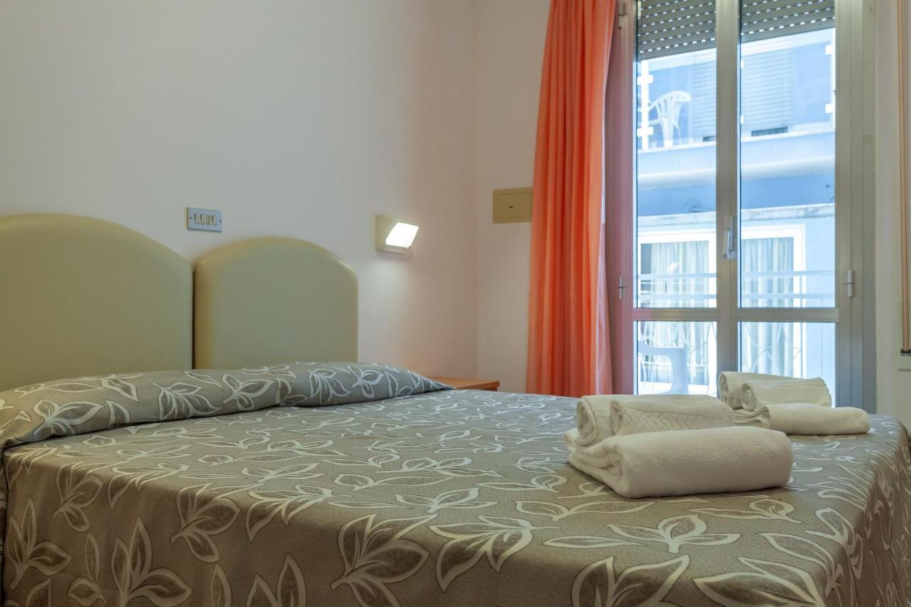 Hotel Bagli Римини Экстерьер фото